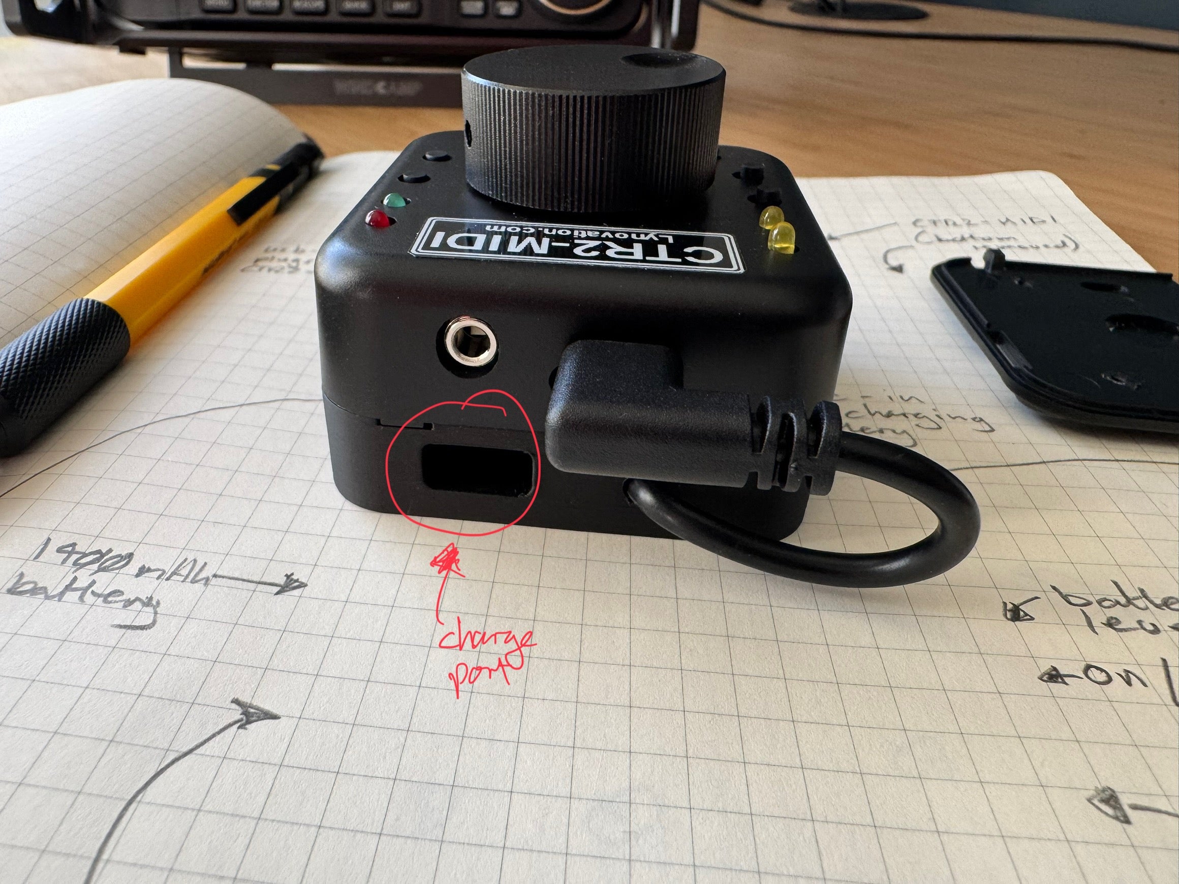 Battery add-on for the Lynovation CTR2-MIDI and CTR2-Micro